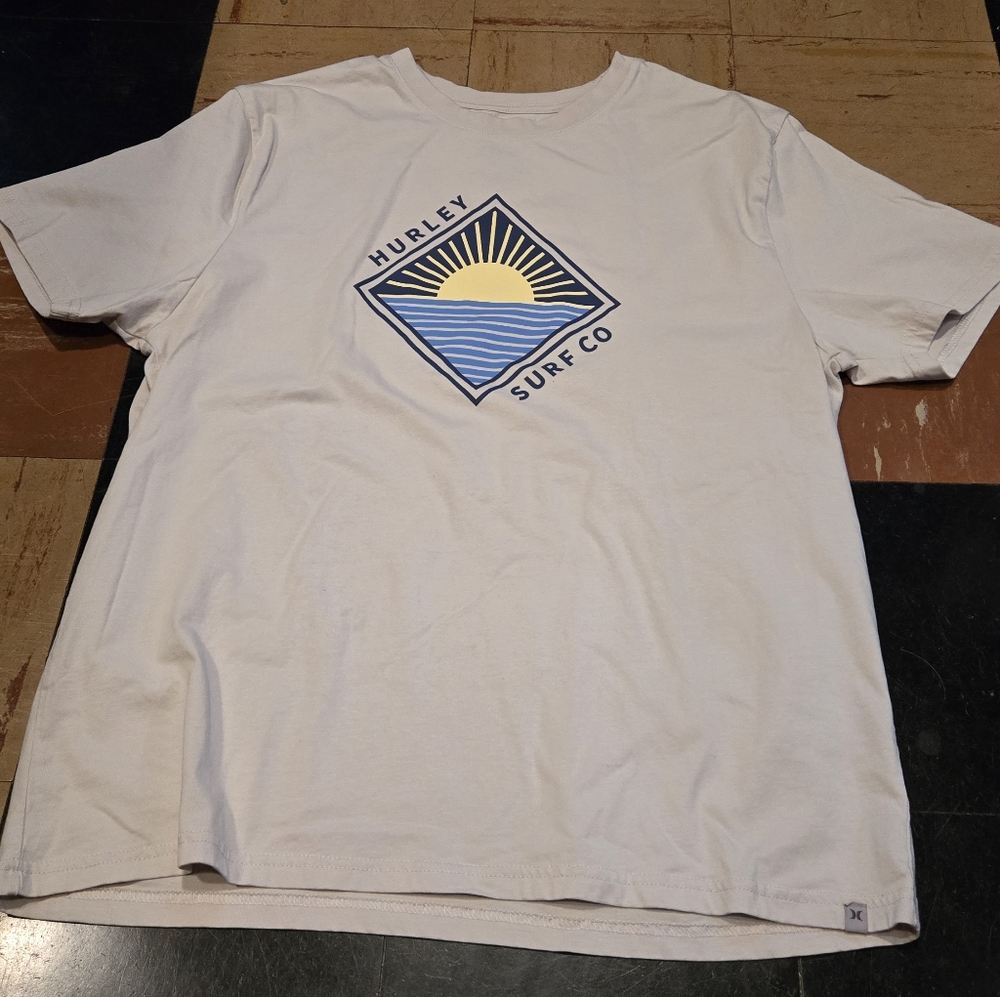 Hurley White Short Sleeve Tee with Geometric Design Mens Large VGUC